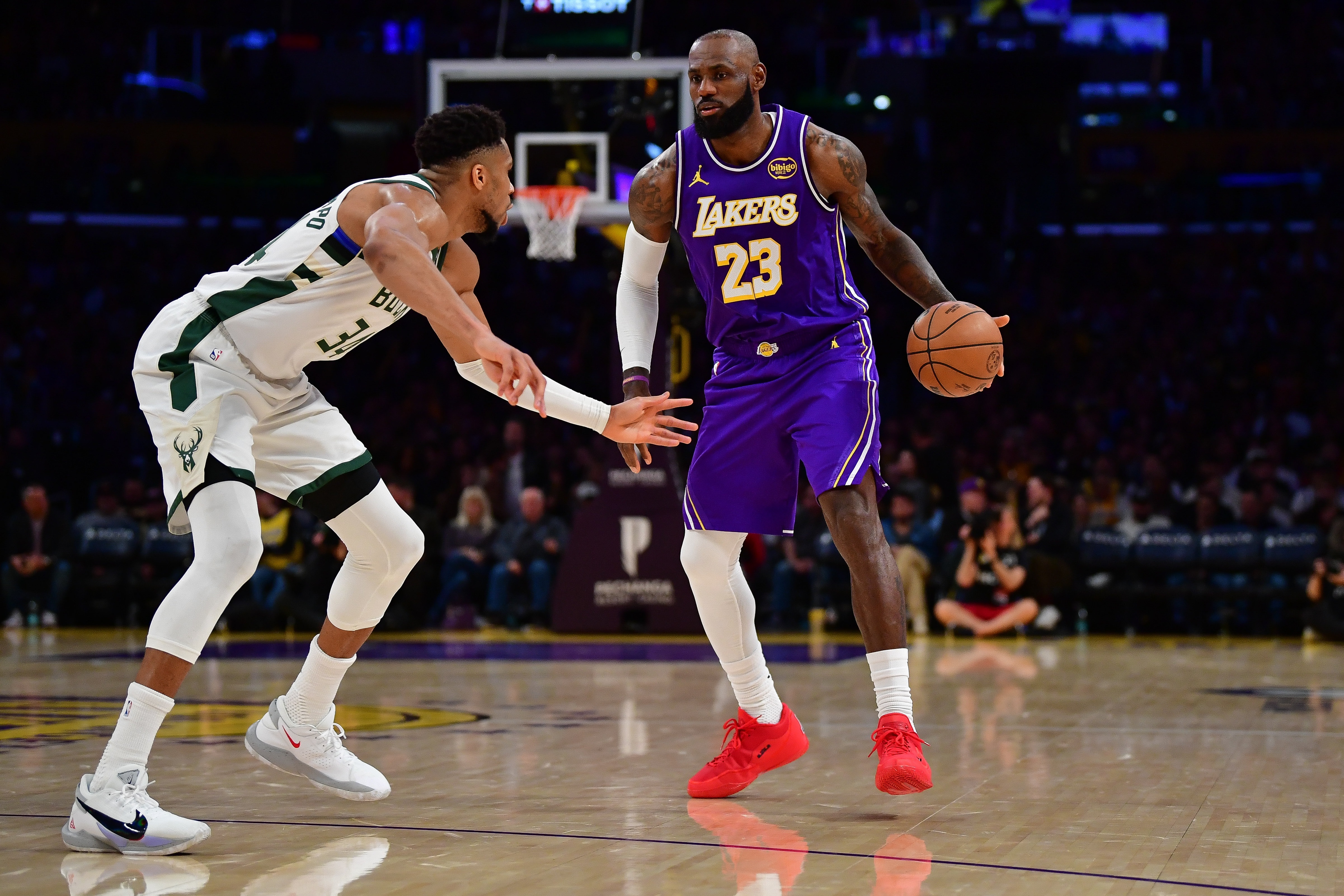 奇异果体育-美记：字母哥因转会失败险些解雇长期经纪人 里奇·保罗有意接手