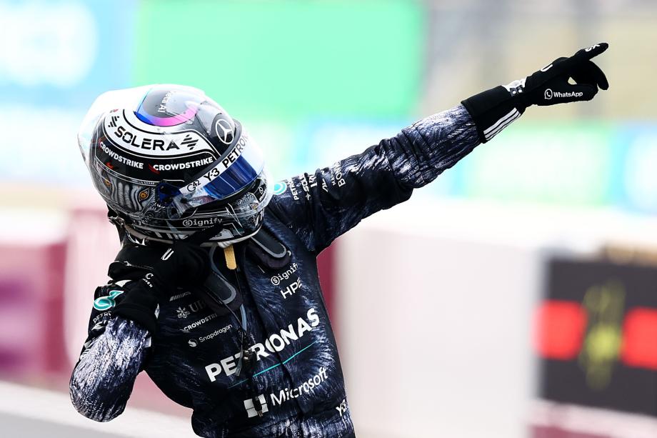 奇异果体育官网-F1日本站：安东内利“背靠背”夺冠 皮亚斯特里第二